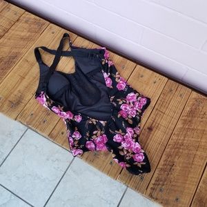 Volcom Swim - volcom • one piece kini Volcom Swim - volcom • one piece kini